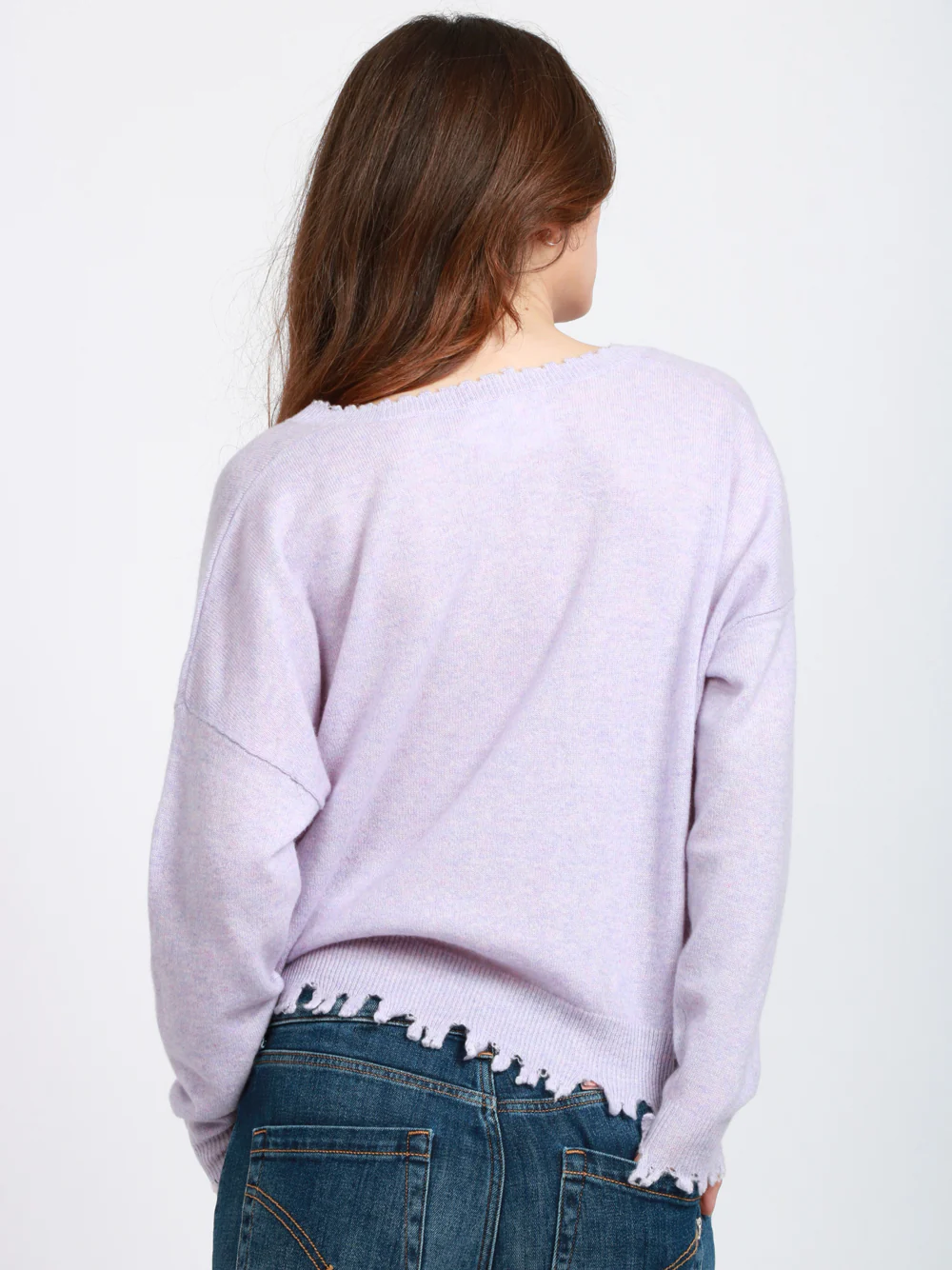 Maglia Mia in Cashmere Lilla con Scollo a V e Rotture - immagine 6