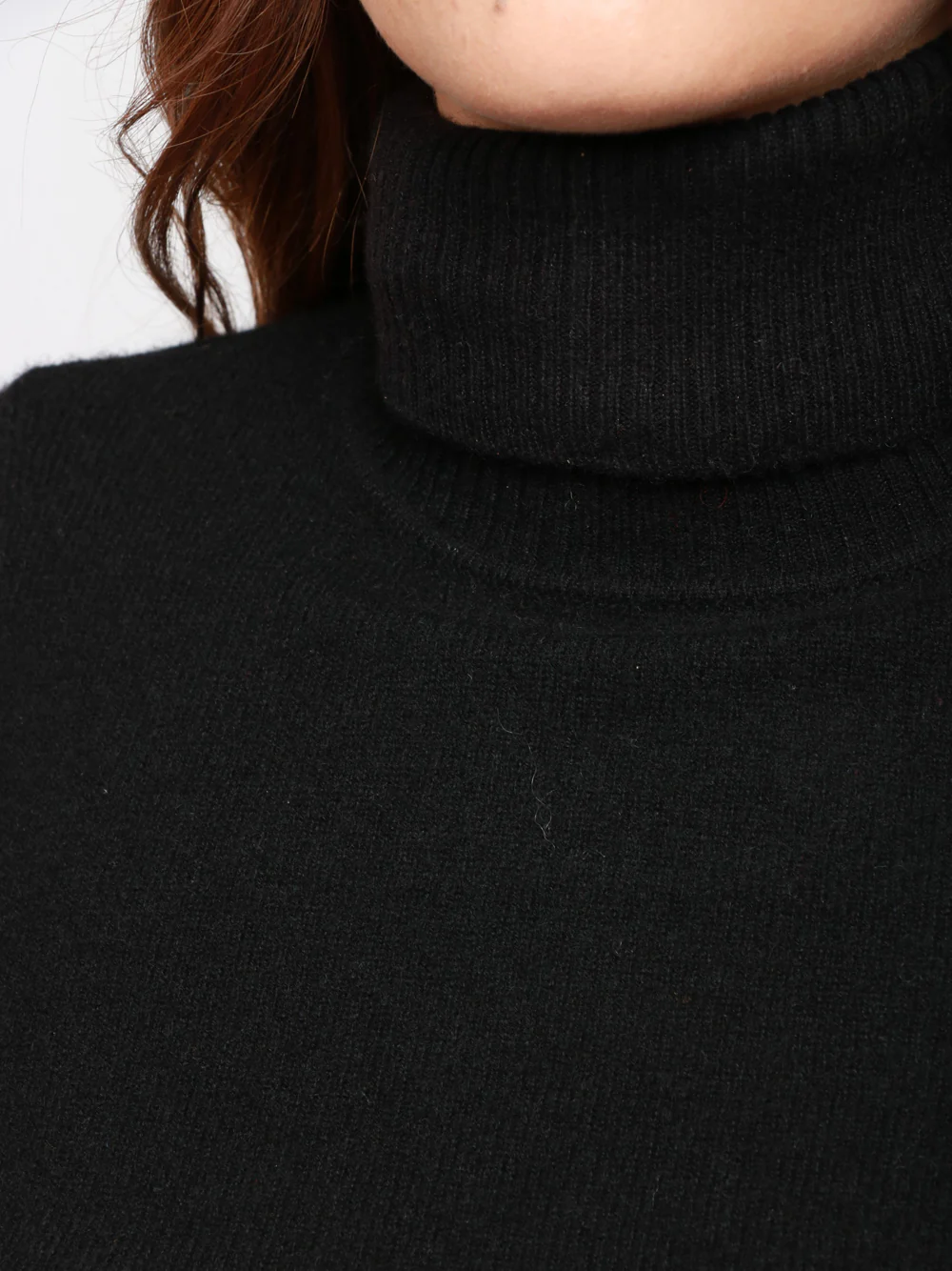 Maglia Ninon in Cashmere Nera con Collo Alto - immagine 7