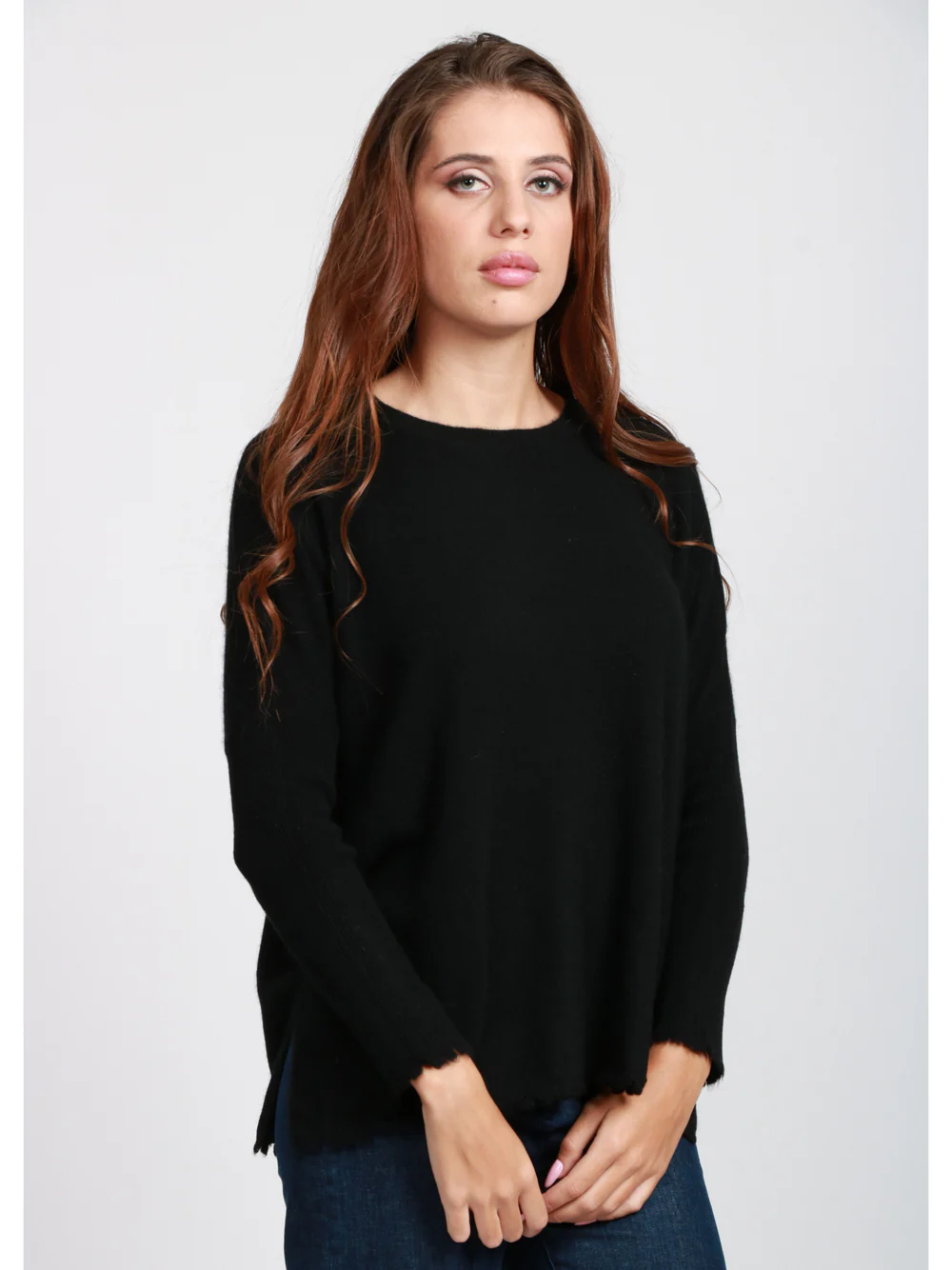 Maglia Ofelia Girocollo in Cashmere Nera con Rotture - immagine 4