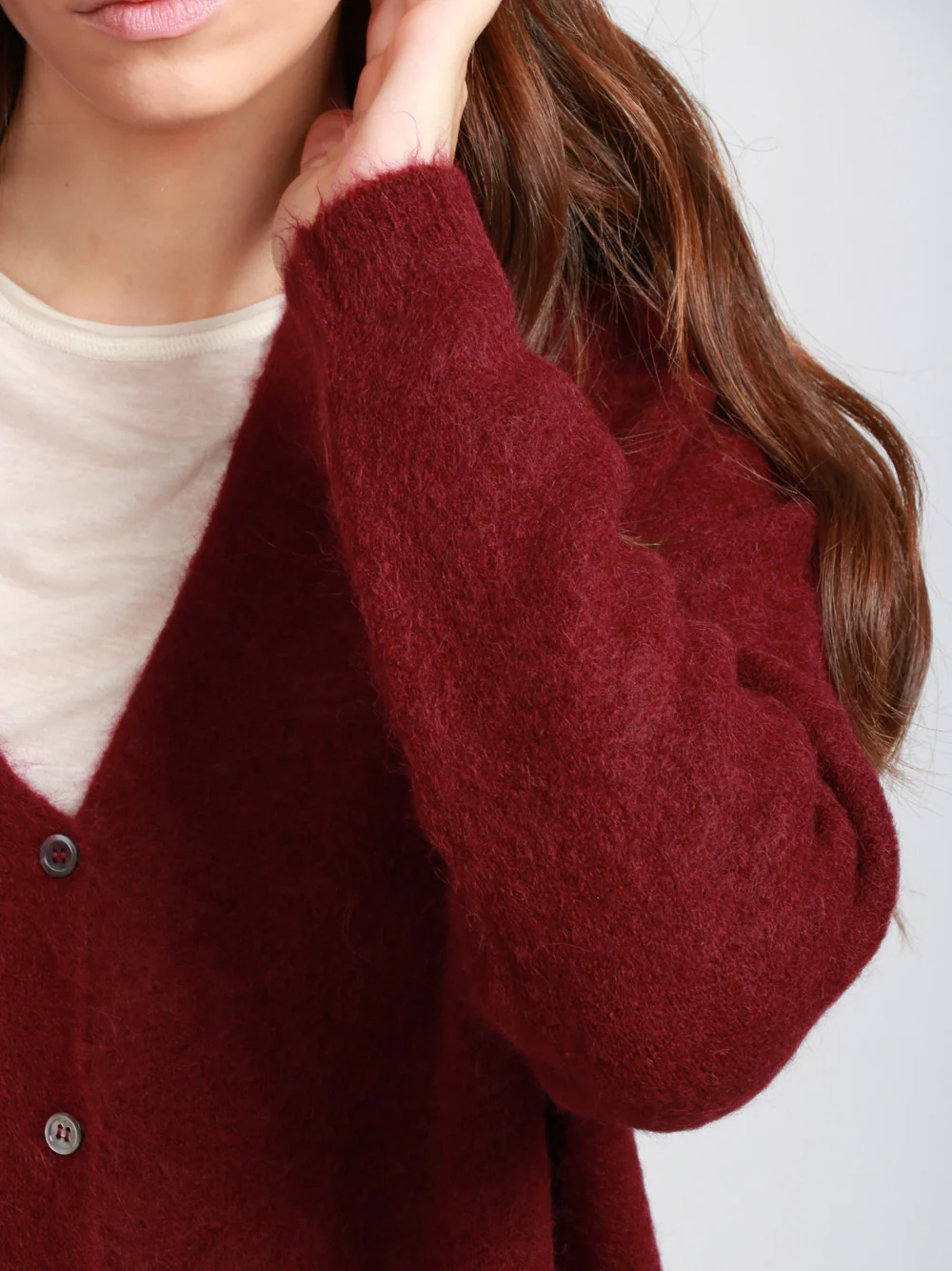 Cardigan in Misto Alpaca Bordeaux con Scollo a V - immagine 7