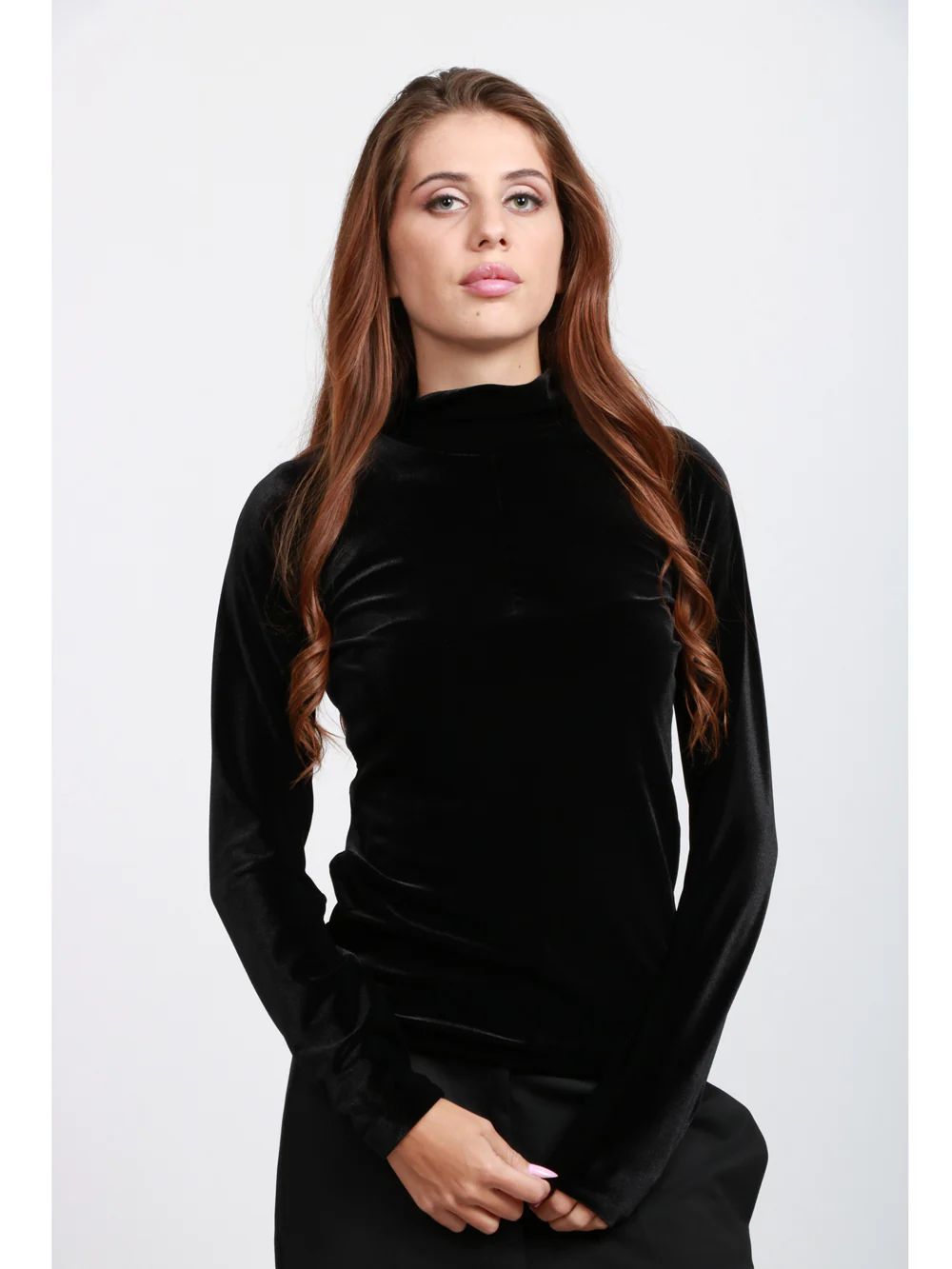 Maglia in Velluto Nera con Collo Alto - immagine 3