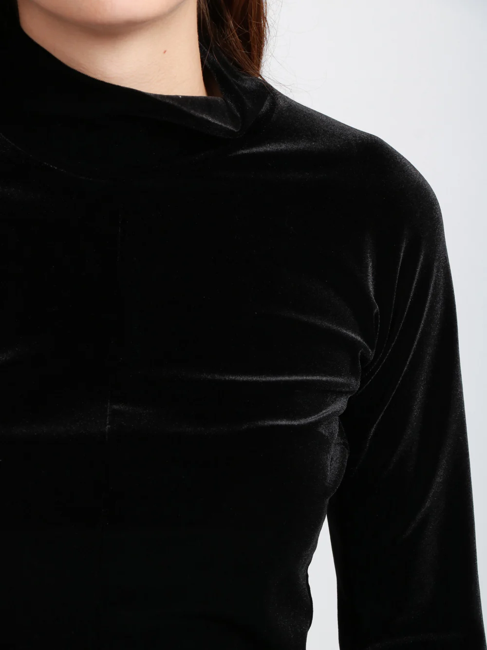 Maglia in Velluto Nera con Collo Alto - immagine 7