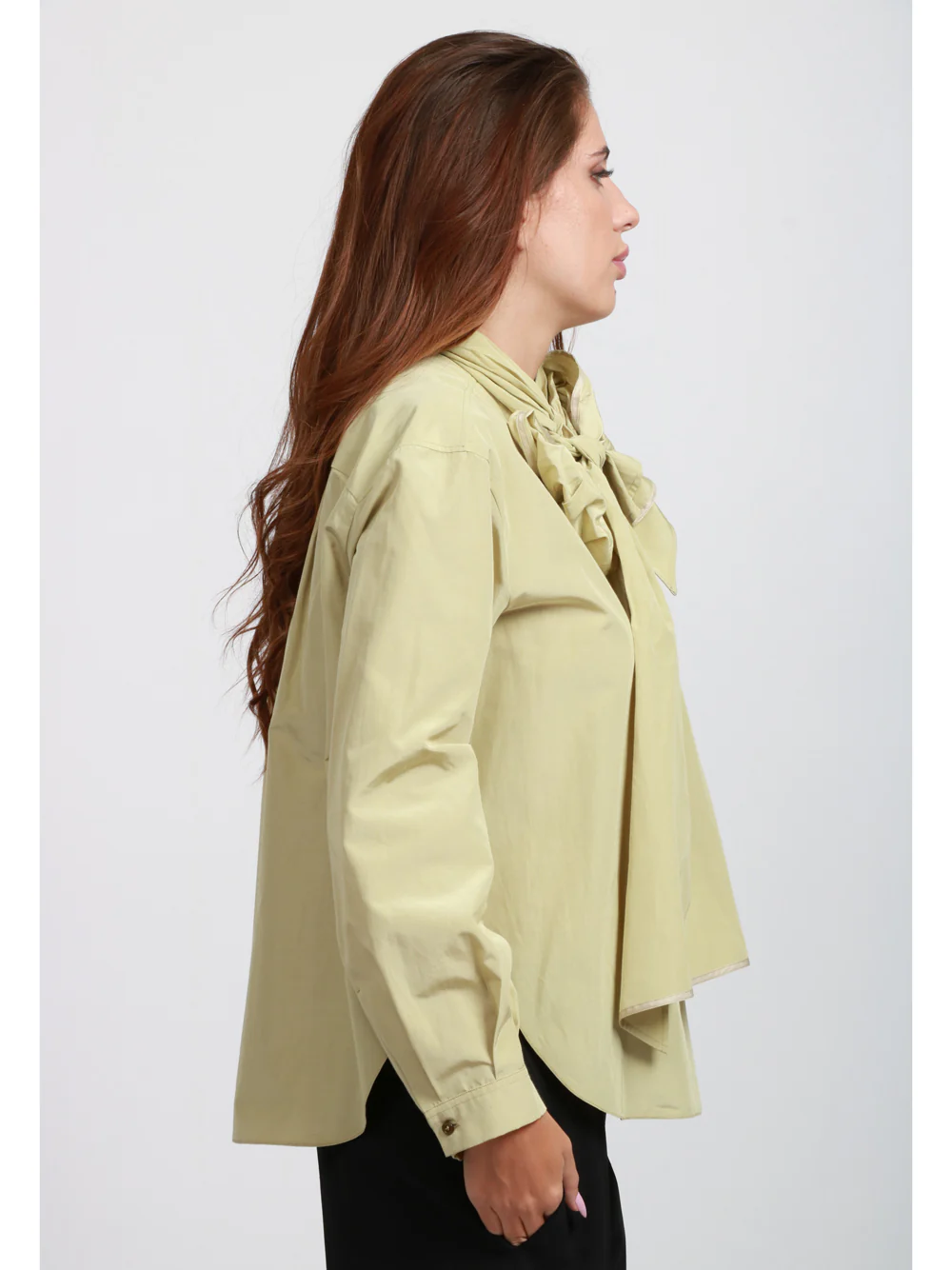 Blusa Girocollo in Taffetà Verde con Fiocco - immagine 4